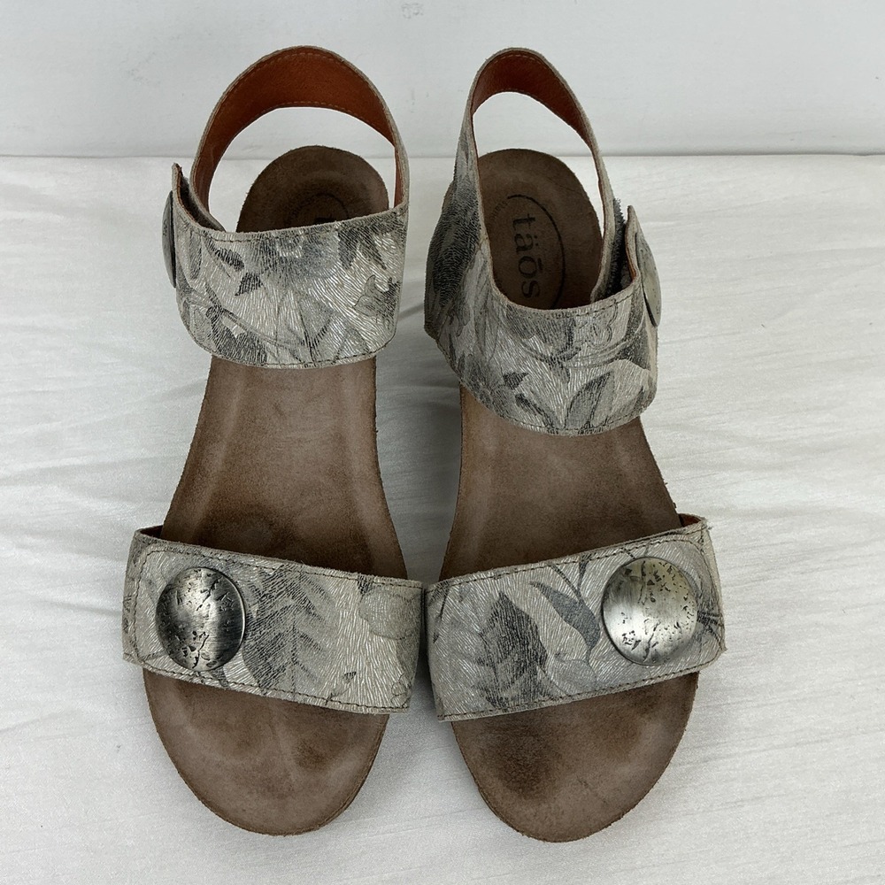 Taos Carousel 2 Wedge Heel Sandals Floral Womens Size 38 7-7.5 EUC